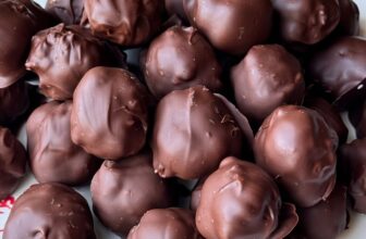 CRUNCHY PEANUT BUTTER BALLS – The Southern G...