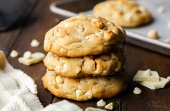 Bakery Type White Chocolate Macadamia Nut Cookies