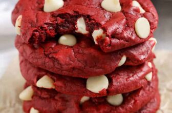 Pink Velvet Cake Combine Cookies