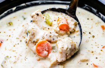 Sluggish Cooker Creamy Hen Soup