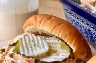 SLOW COOKER PULLED CHICKEN WITH ALABAMA WHITE SAUC...