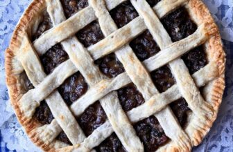 OLD FASHIONED RAISIN PIE – The Southern Girl...