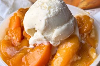 FRESH PEACH COBBLER – The Southern Girl Cook...