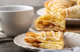 Apple Turnovers (Simple Recipe!) | Cookies & ...